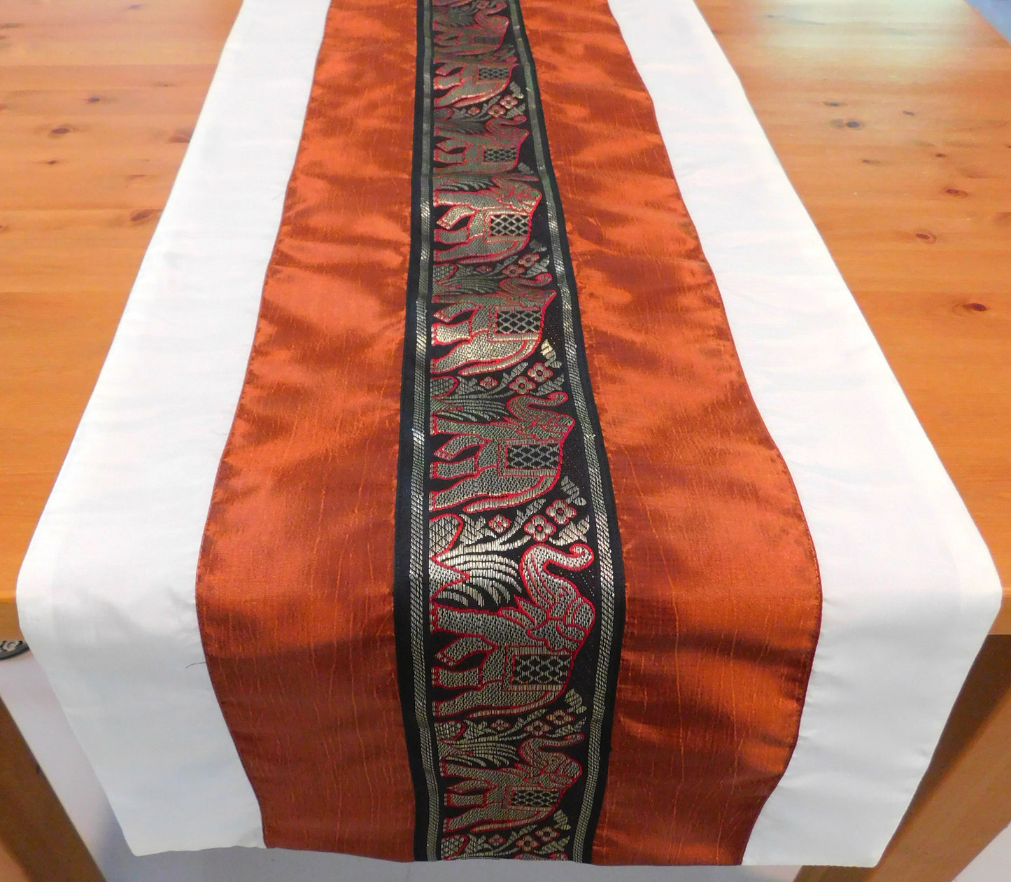 Tischläufer zweifarbig mit Elefanten Borte Weihnachten Festival Geburtstag Hochzeit Party Wohnzimmer Küche Tischdecke aus Thai Seide Thai Silk